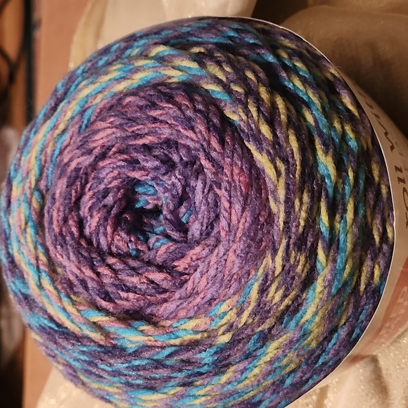 Red heart yarn - Picture 3 of 5